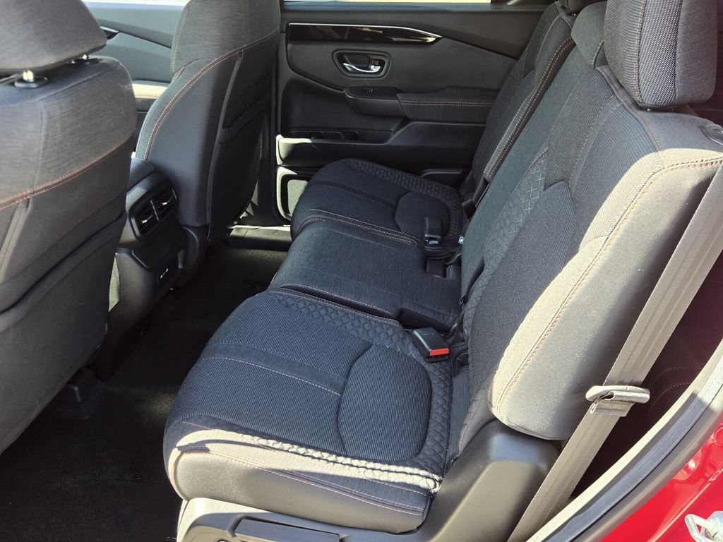 Certified 2024 Honda Pilot Sport image 11