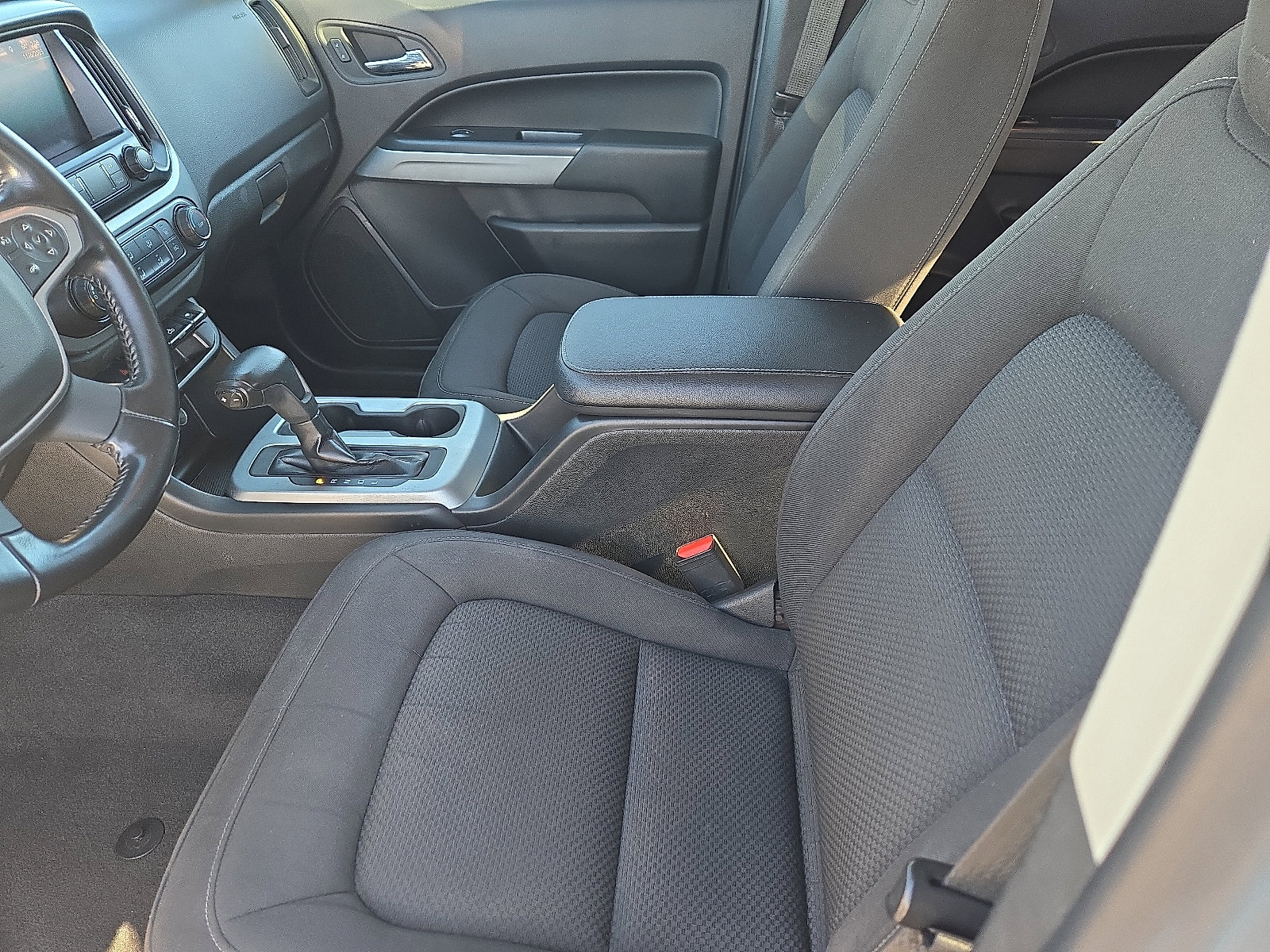 Used 2021 Chevrolet Colorado LT image 11