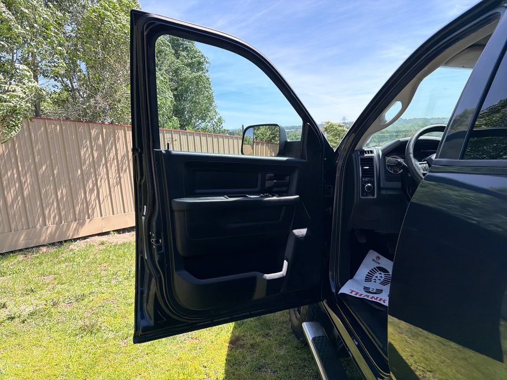 Used 2018 RAM 3500 Tradesman w/ Chrome Appearance Group AWD/4WD image 10