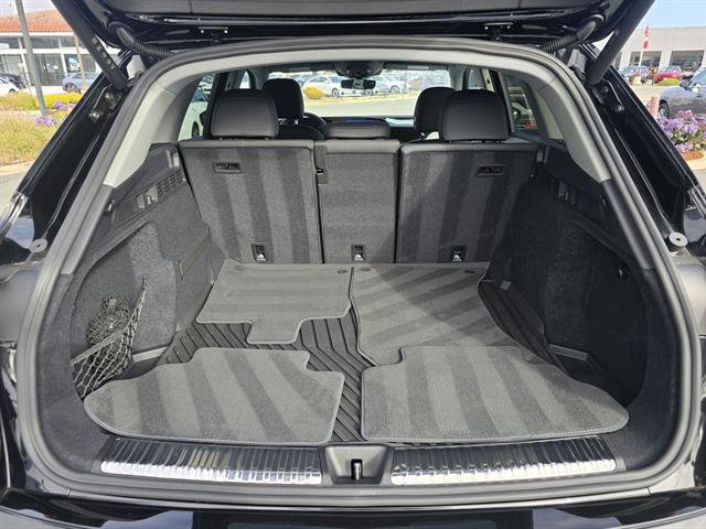 Used 2025 Audi Q5 Premium w/ Convenience Package image 14