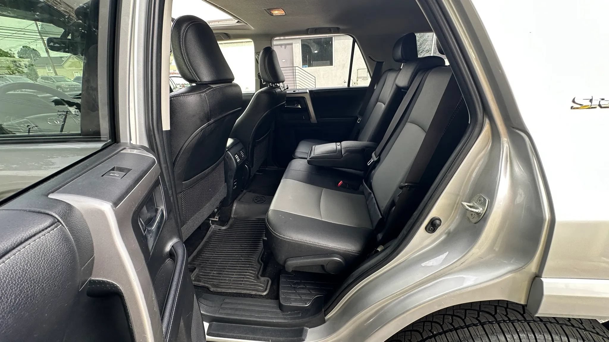 Used 2018 Toyota 4Runner SR5 Premium AWD/4WD image 18