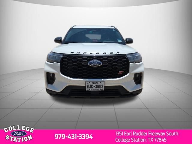 Used 2025 Ford Explorer ST w/ Sun And Sound Package AWD/4WD image 2