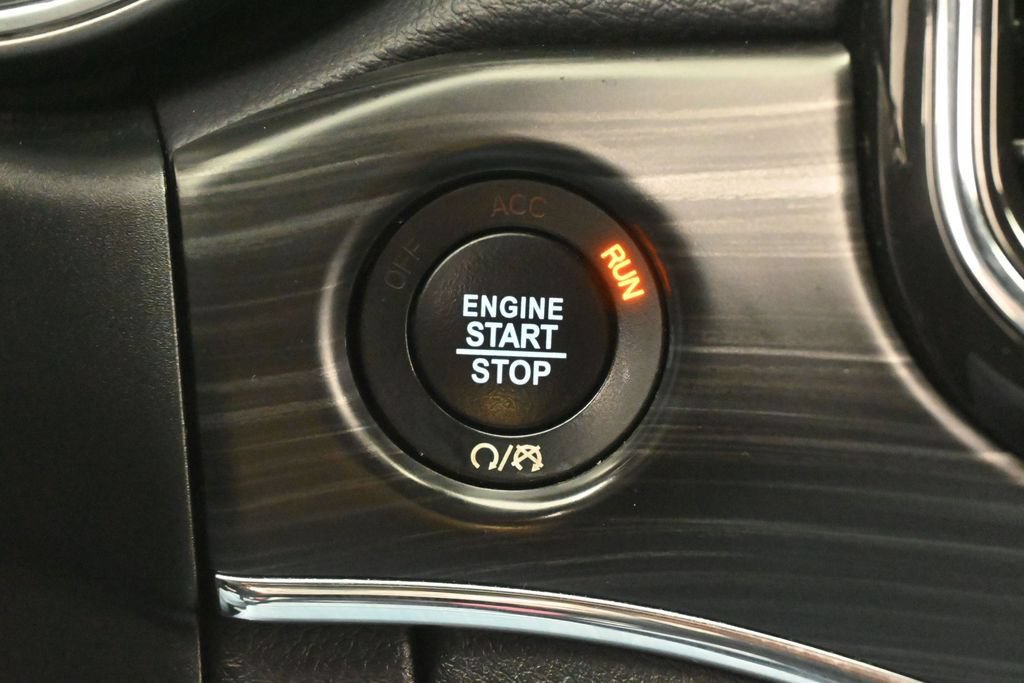 Used 2021 Jeep Grand Cherokee Limited RWD image 29