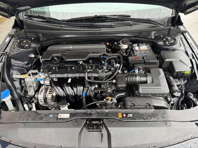 Used 2025 Hyundai Elantra SE image 40