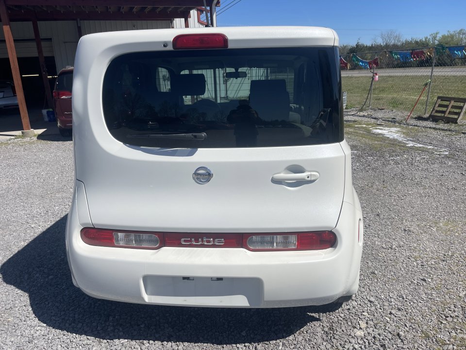 Used 2012 Nissan Cube 1.8 SL w/ Interior Illumination Pkg image 5