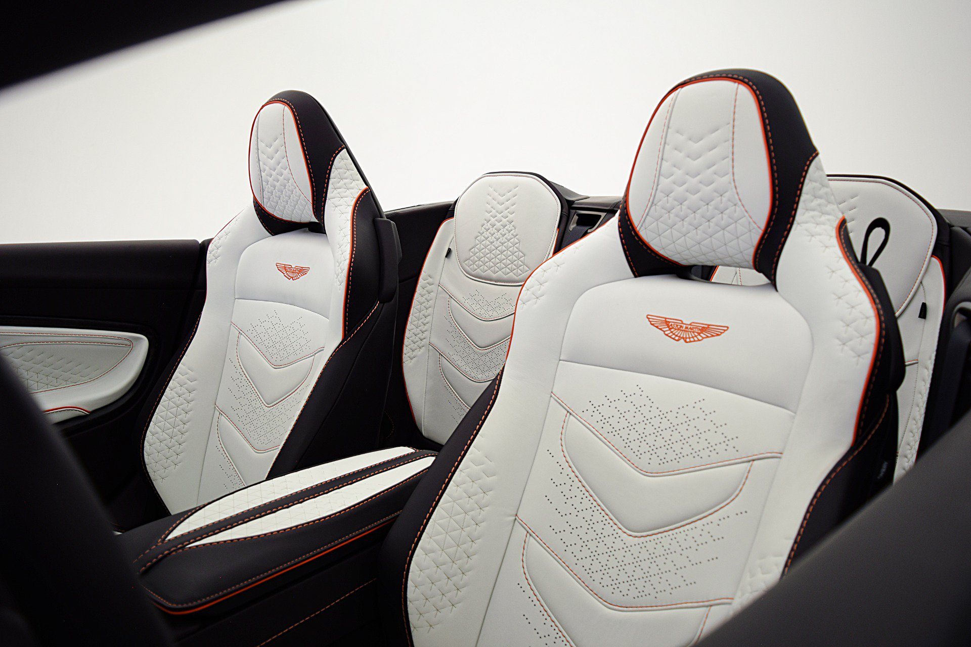 Used 2023 Aston Martin DBS Superleggera Volante RWD image 44