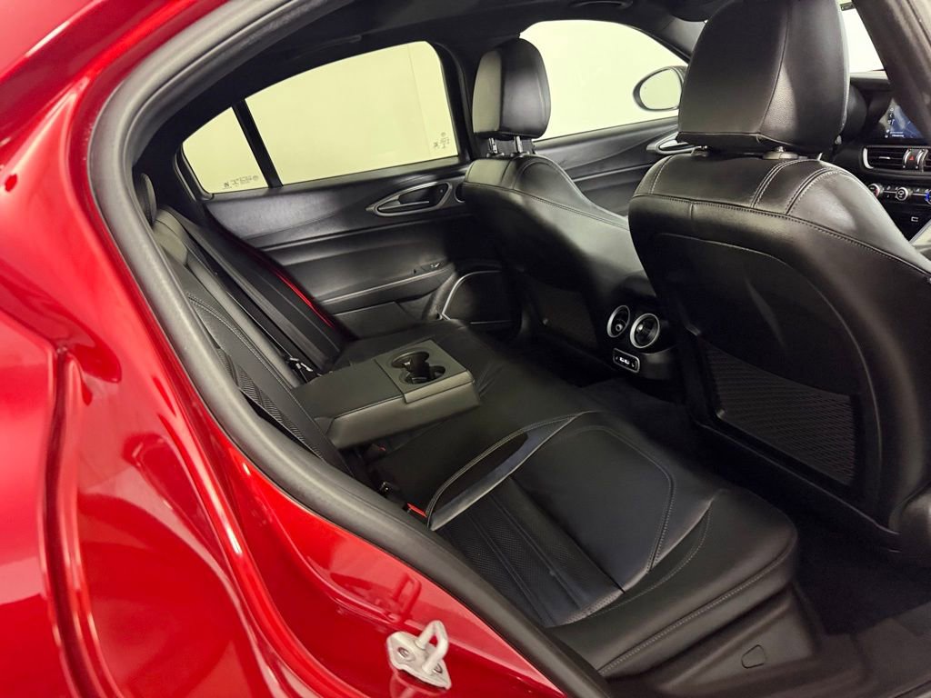 Used 2023 Alfa Romeo Giulia Veloce image 31