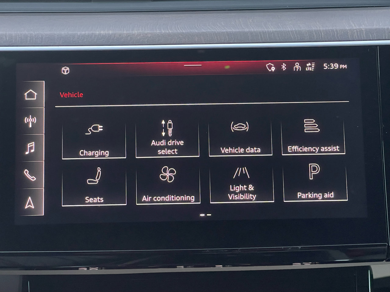 Used 2023 Audi e-tron Premium w/ Convenience Plus Package image 47