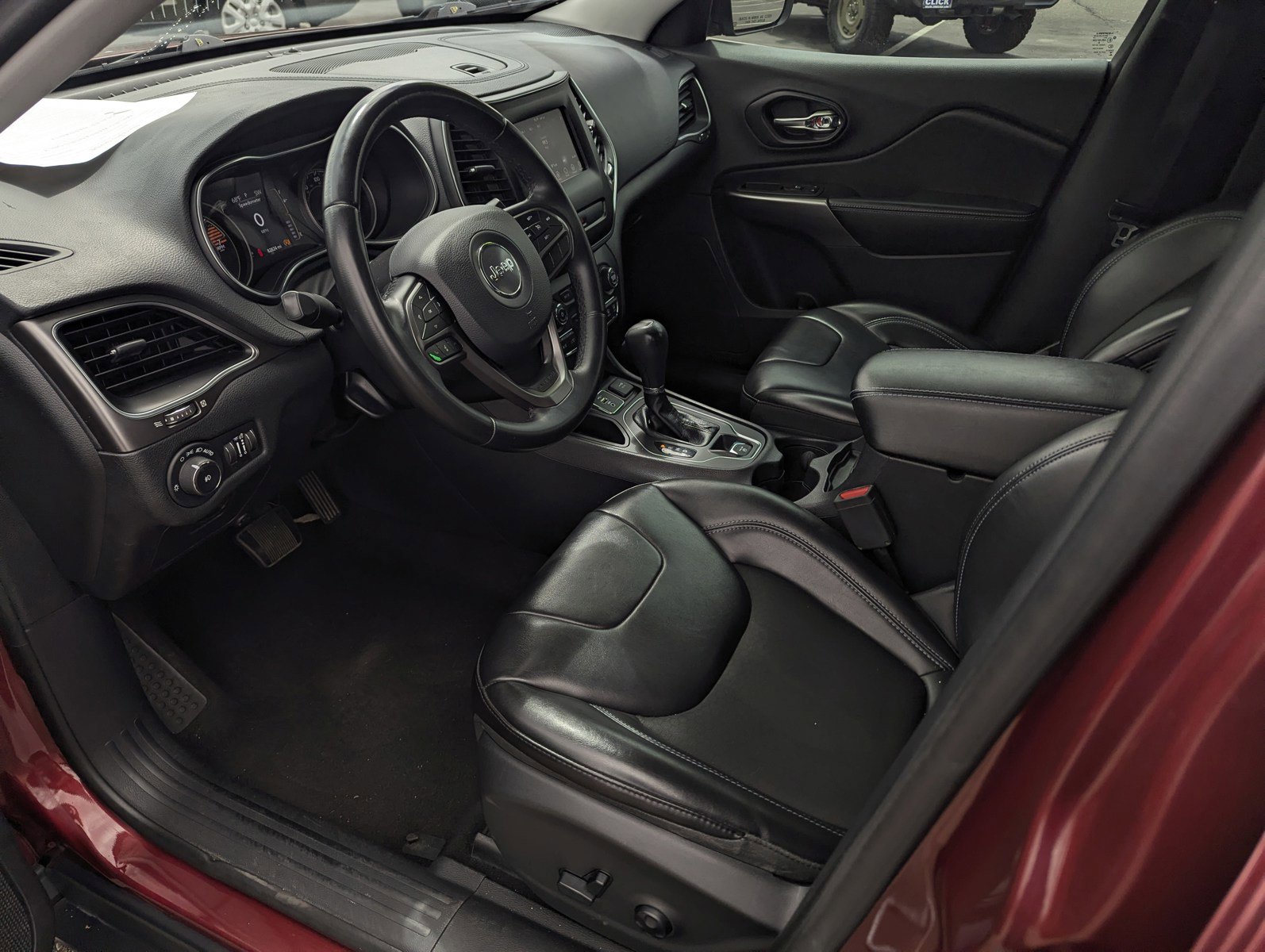 Used 2019 Jeep Cherokee Latitude Plus FWD image 9