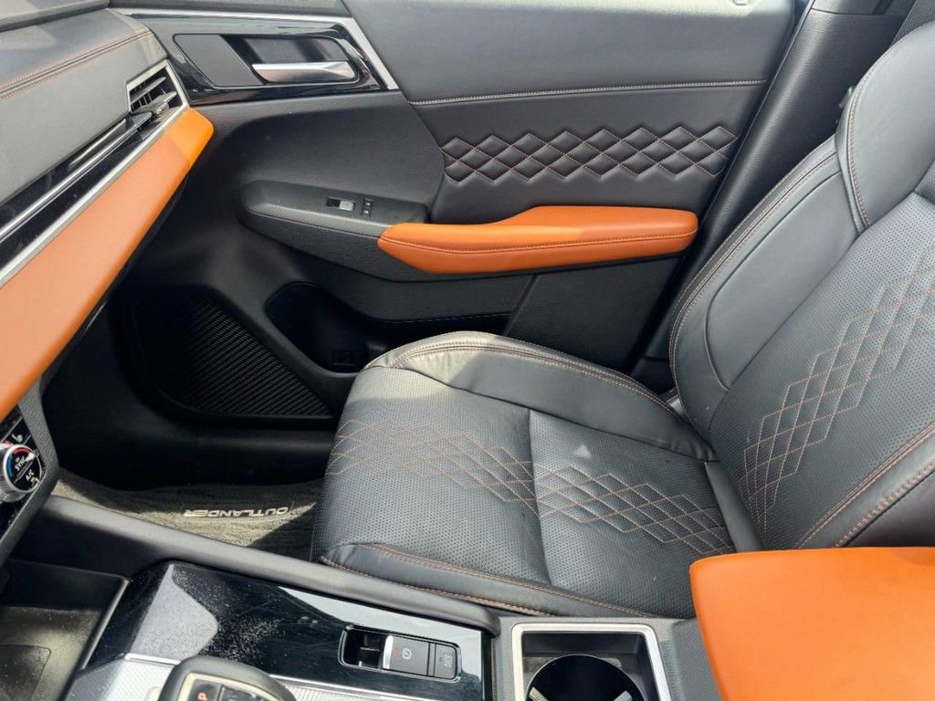 Used 2022 Mitsubishi Outlander SEL image 15