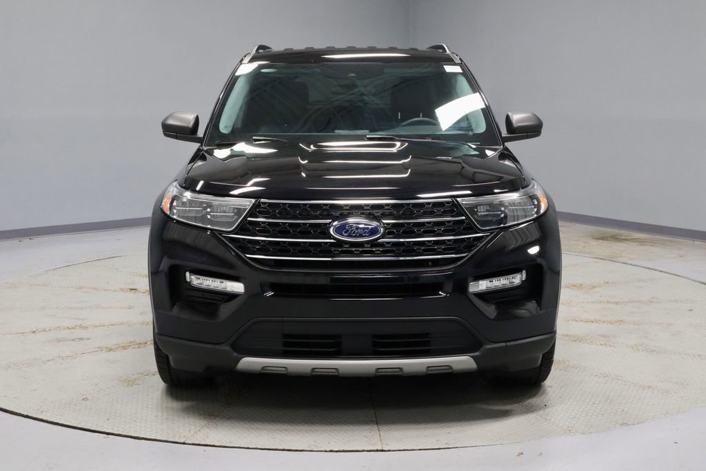 Certified 2023 Ford Explorer XLT w/ Equipment Group 202A AWD/4WD image 7