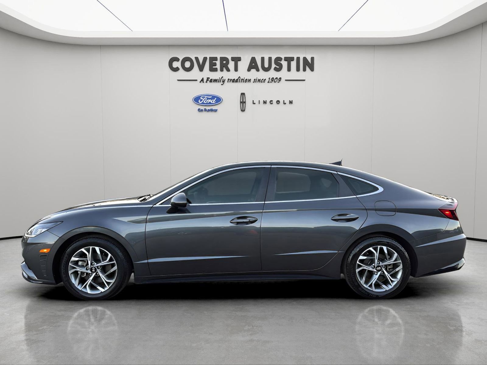 Used 2023 Hyundai Sonata SEL image 2