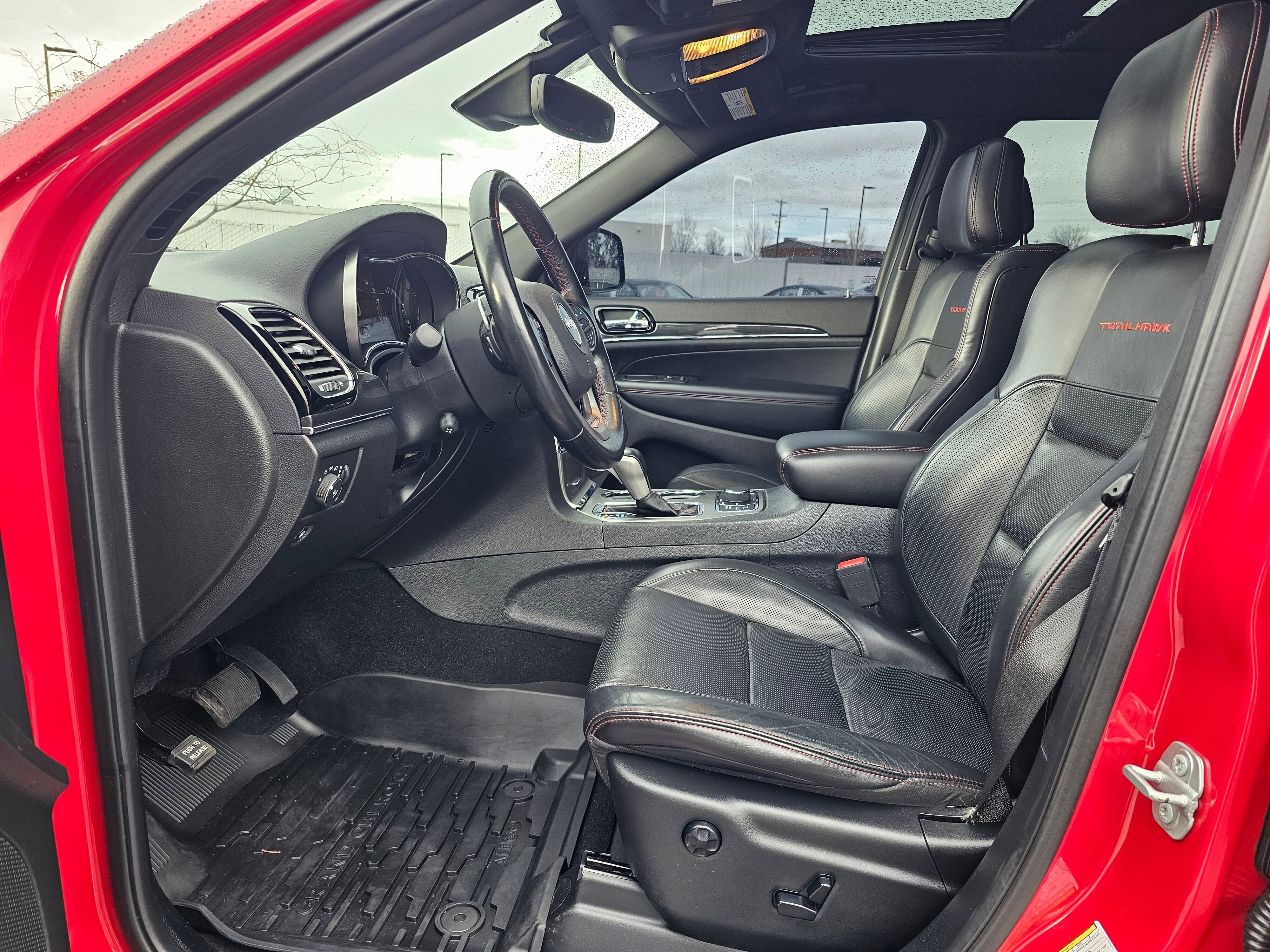 Used 2020 Jeep Grand Cherokee Trailhawk w/ Trailhawk Luxury Group image 11