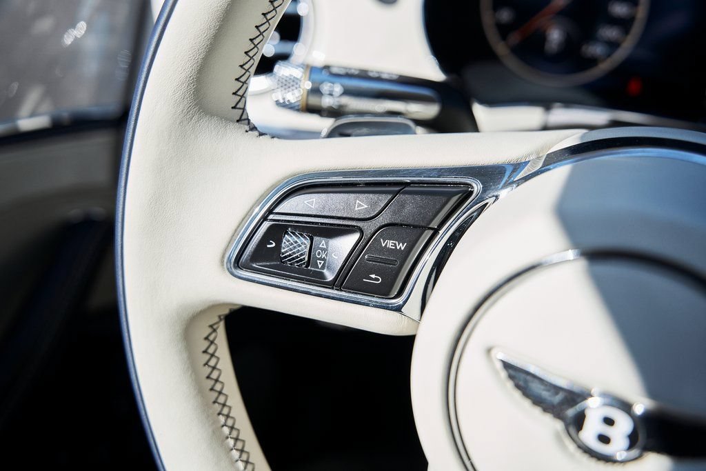Used 2024 Bentley Flying Spur V8 AWD/4WD image 54