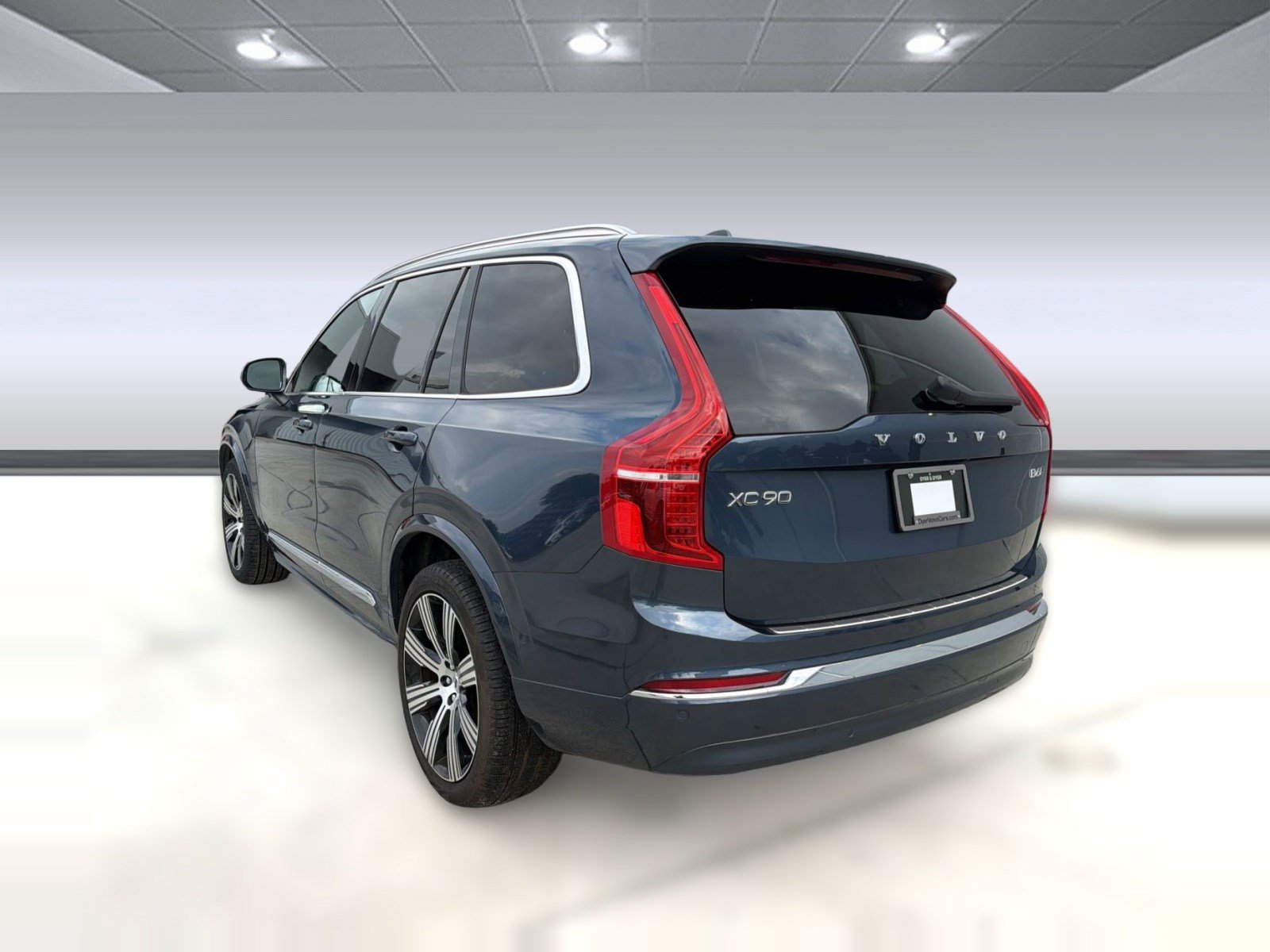Certified 2023 Volvo XC90 B6 Ultimate w/ Protection Package Premier AWD/4WD image 3