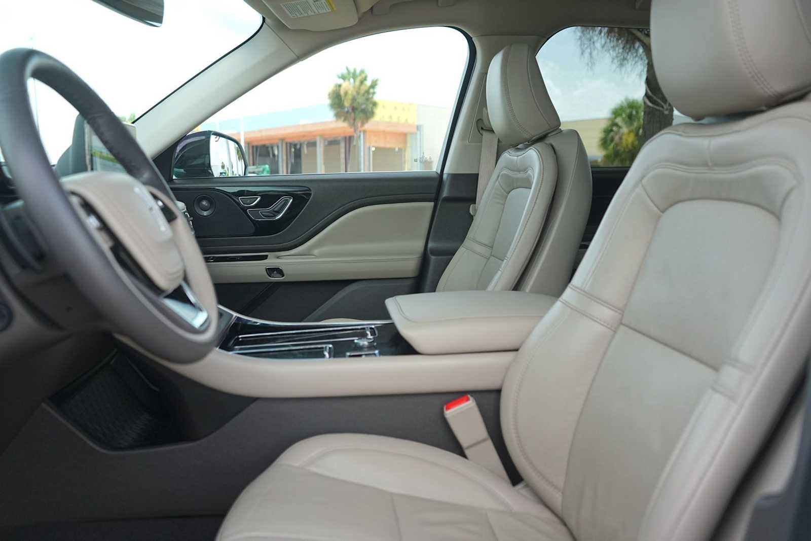 Used 2024 Lincoln Aviator Reserve w/ Equipment Group 201A RWD image 11