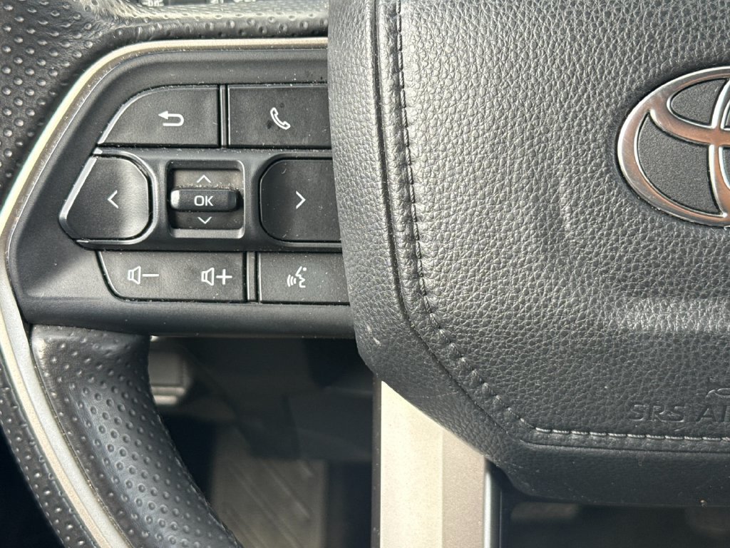 Used 2025 Toyota 4Runner SR5 AWD/4WD image 23