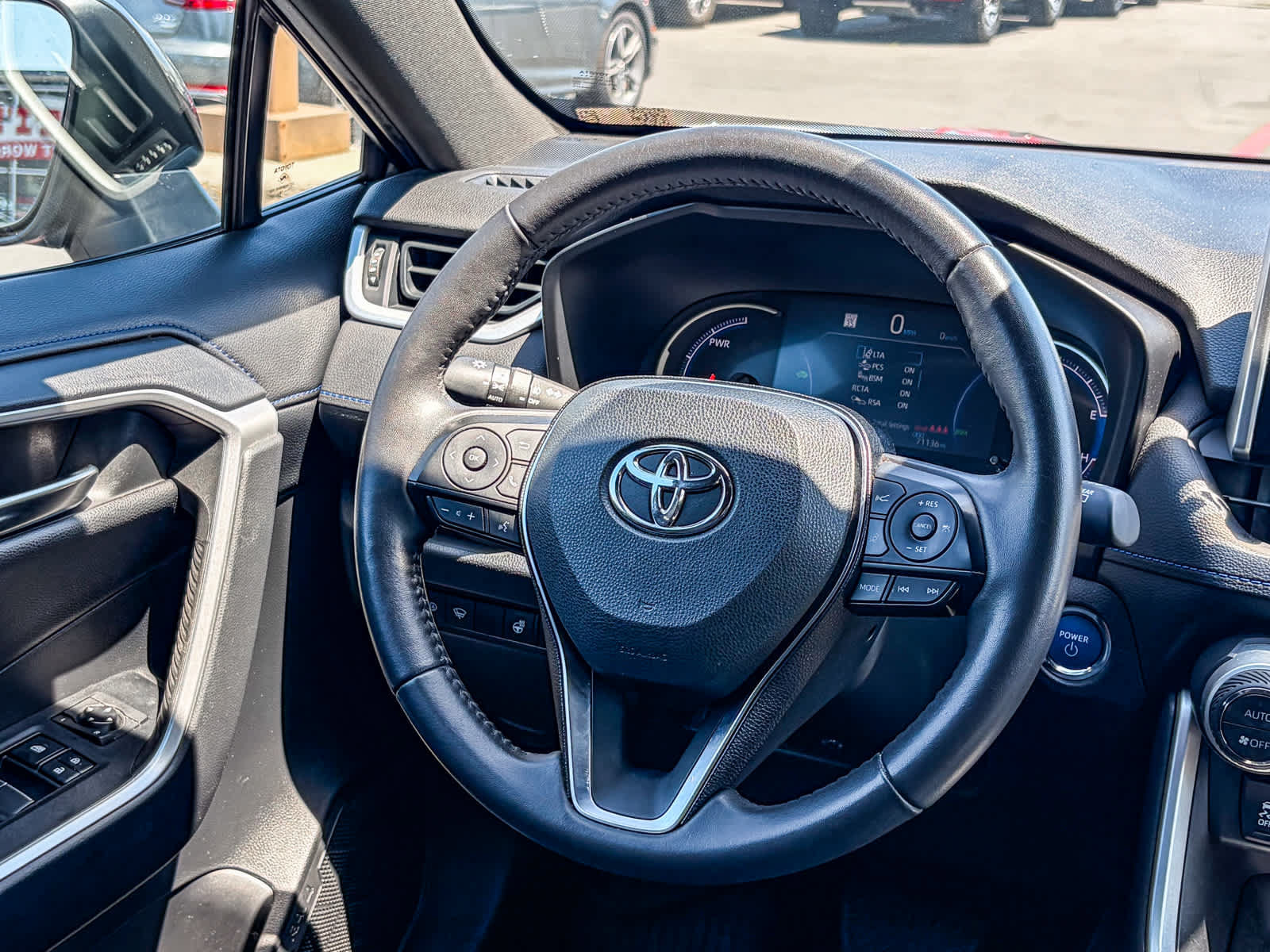 Used 2019 Toyota RAV4 XSE w/ XSE Weather Package AWD/4WD image 14