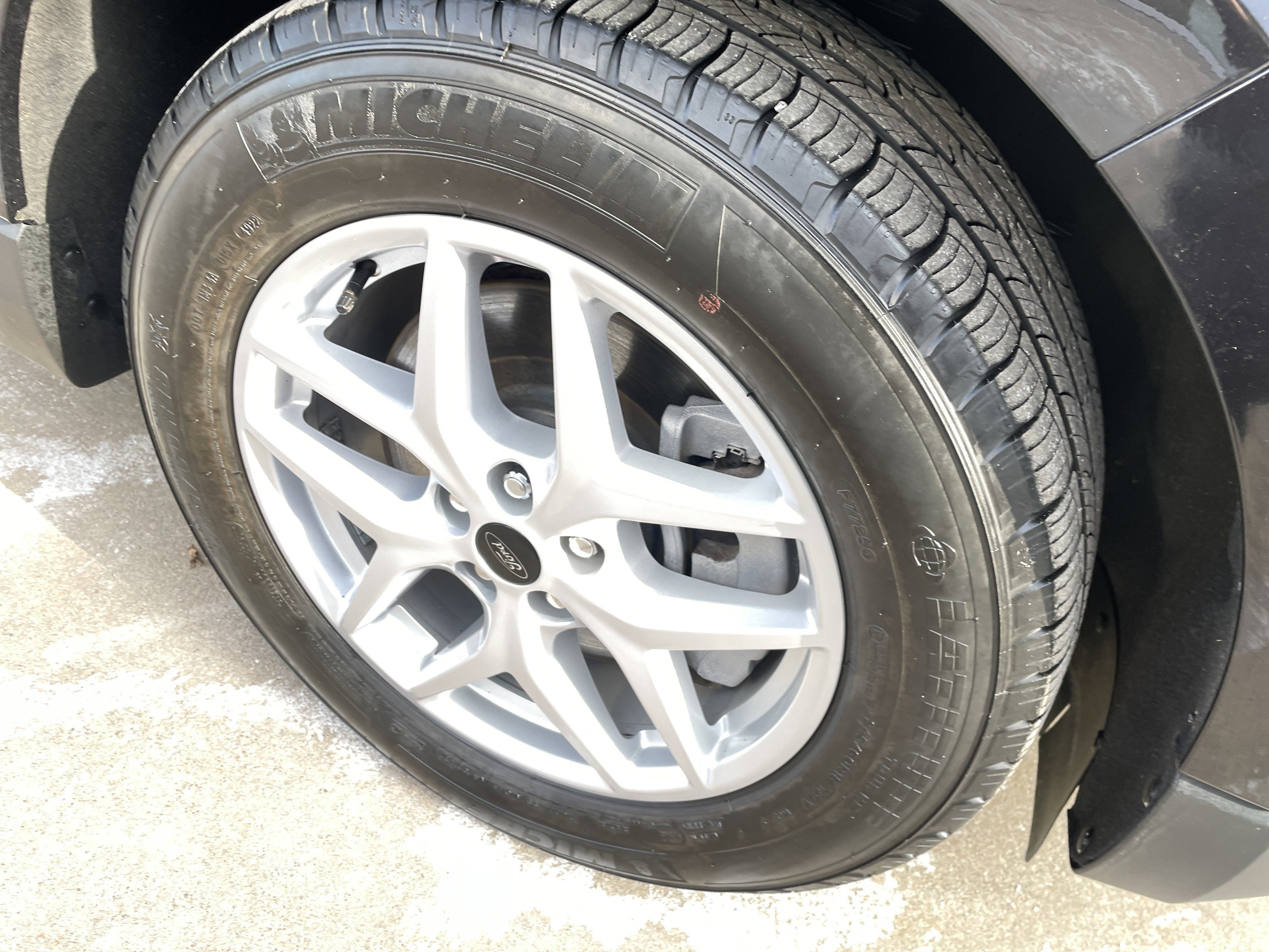 Used 2023 Ford Edge SEL w/ Convenience Package image 9