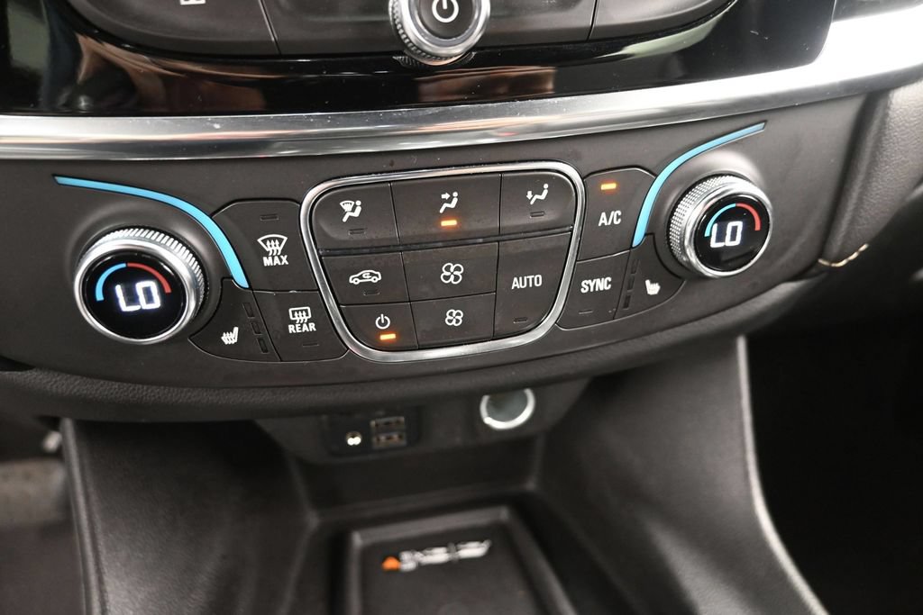 Used 2023 Chevrolet Traverse LT w/ LT Premium Package AWD/4WD image 21