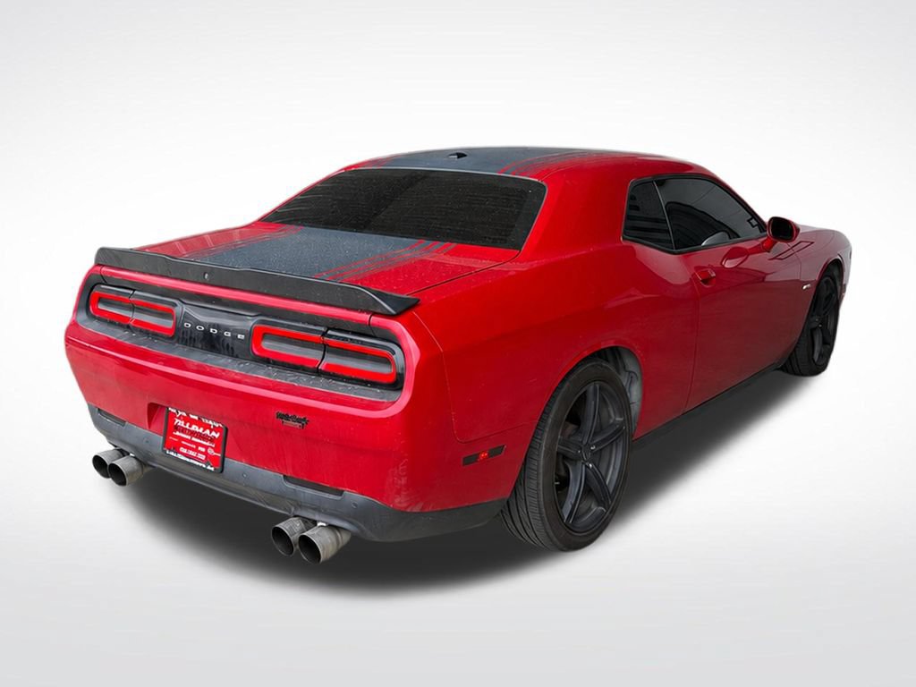 Used 2017 Dodge Challenger R/T RWD image 7