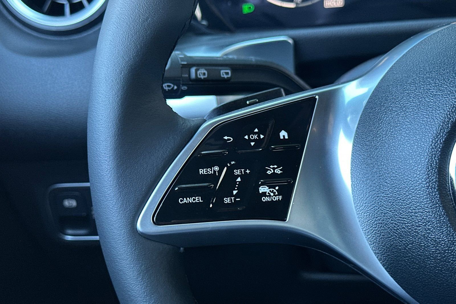 New 2026 Mercedes-Benz GLB 250 image 26