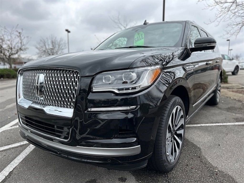 New 2024 Lincoln Navigator L Reserve AWD/4WD image 1