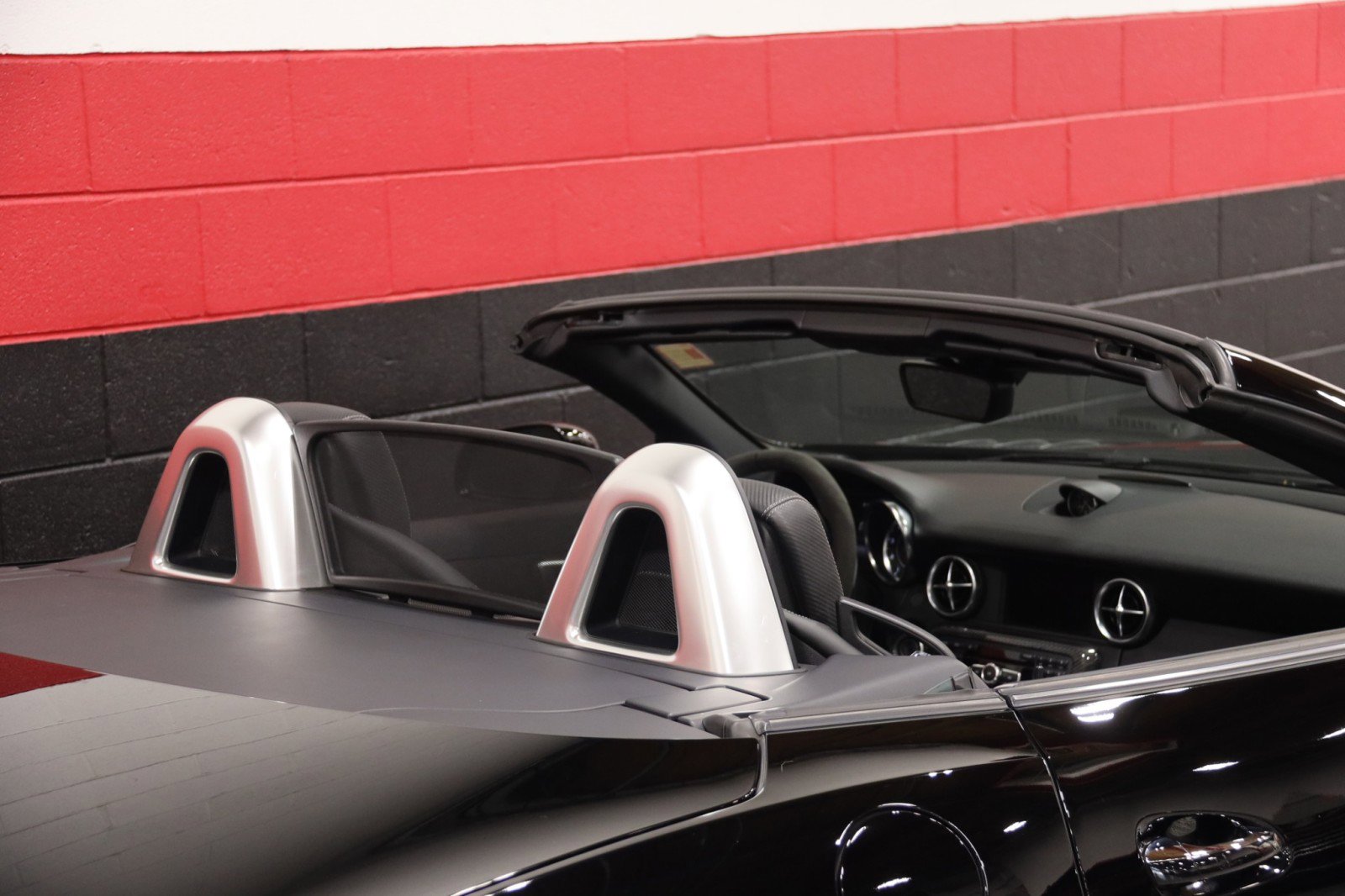 Used 2015 Mercedes-Benz SLK 55 AMG image 10