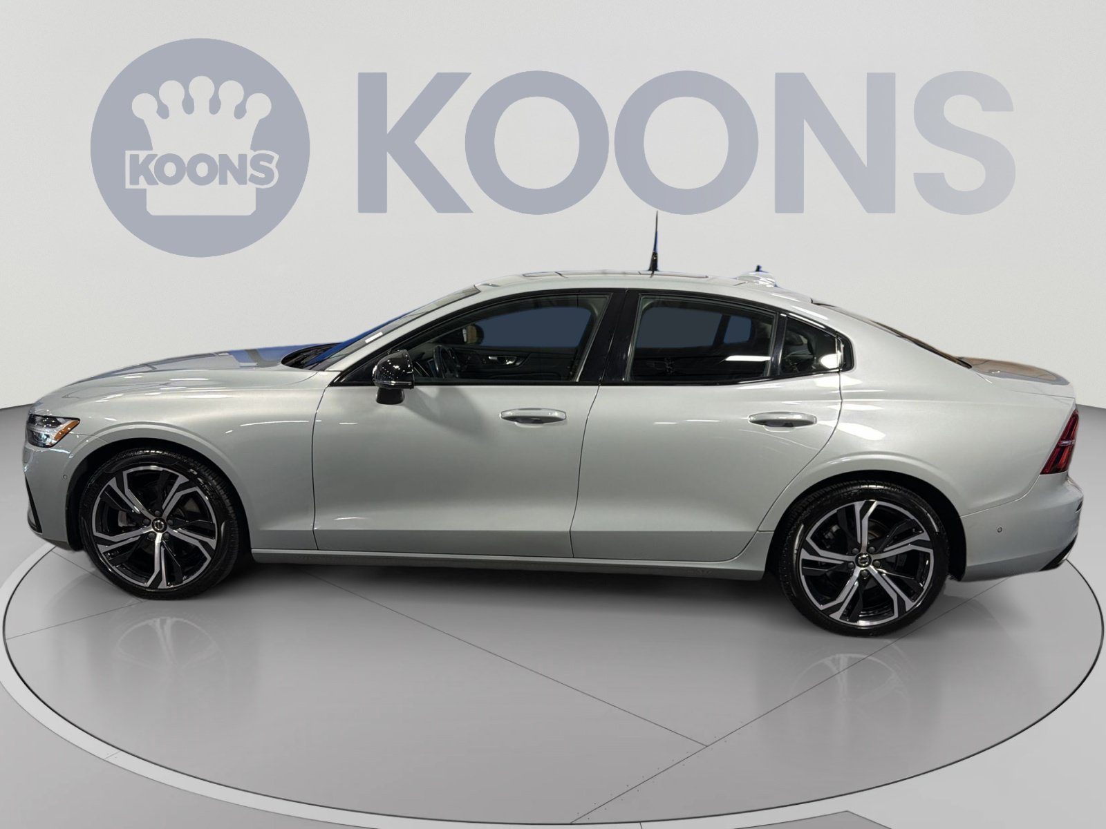 Used 2024 Volvo S60 B5 Plus AWD/4WD image 2