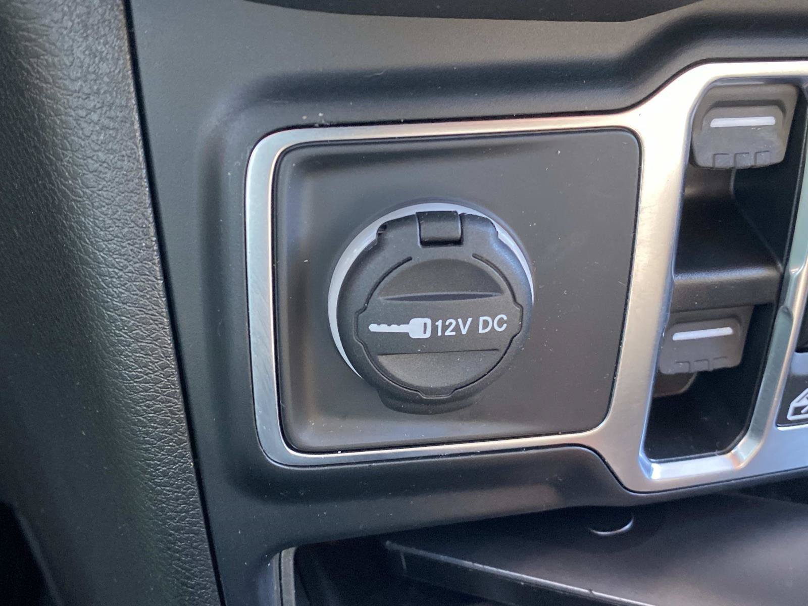Used 2024 Jeep Wrangler Unlimited w/ Convenience Group AWD/4WD image 31