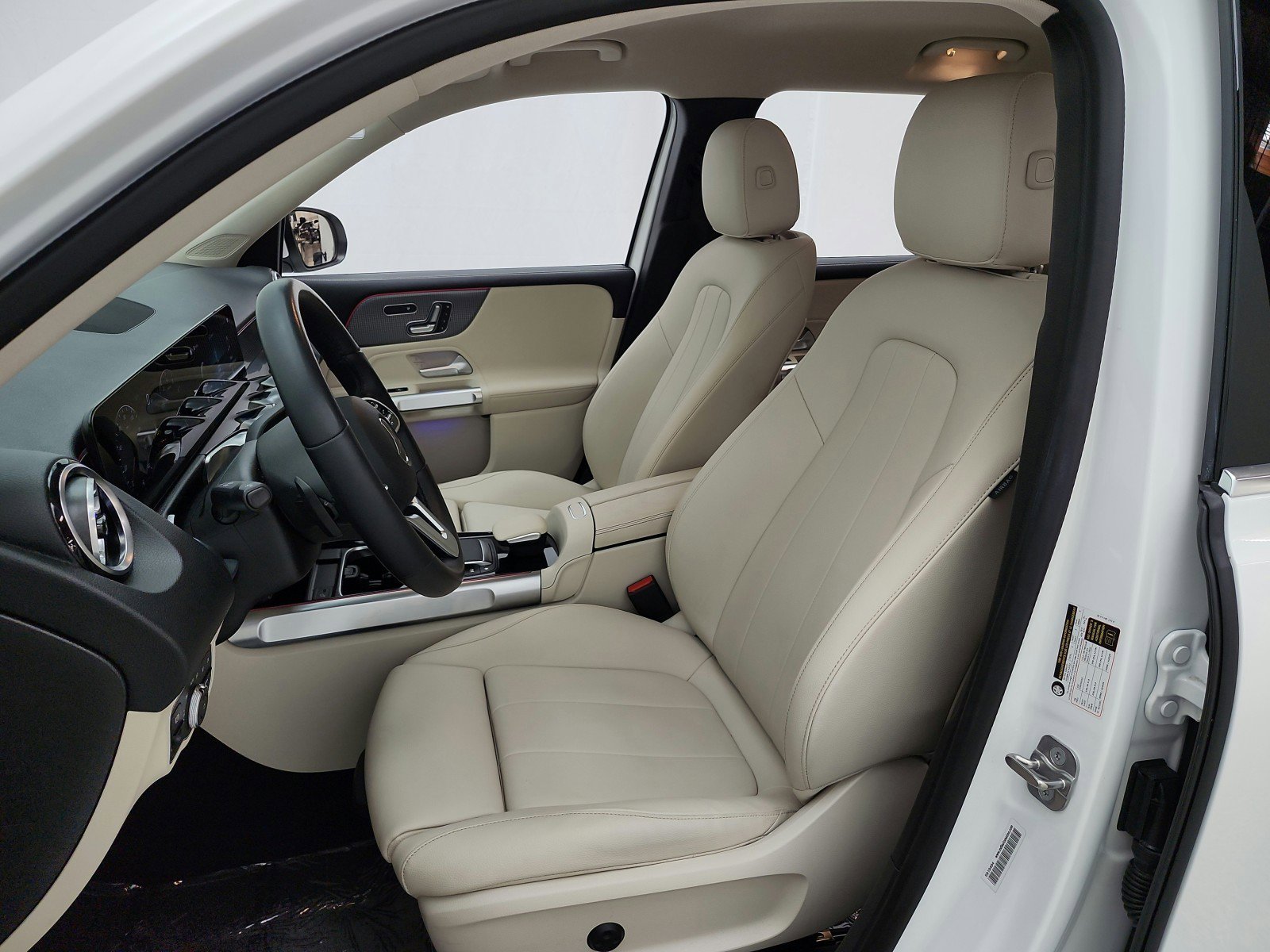 Used 2023 Mercedes-Benz GLB 250 image 15