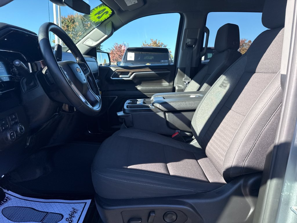 Used 2024 Chevrolet Silverado 1500 LT AWD/4WD image 21