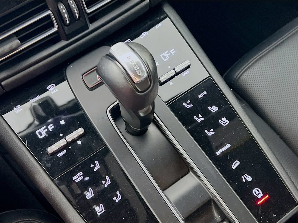 Certified 2023 Porsche Macan GTS AWD/4WD image 18