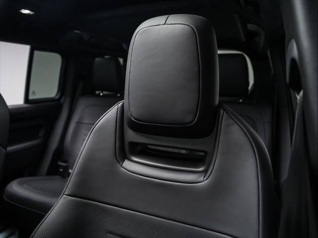 New 2026 Land Rover Defender 110 OCTA AWD/4WD image 17