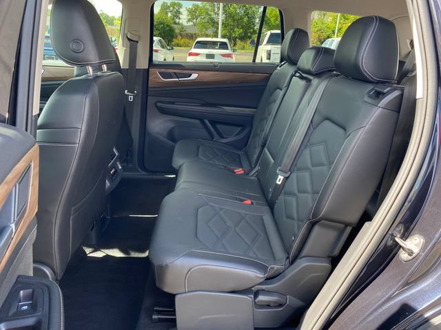 Used 2024 Volkswagen Atlas SE AWD/4WD image 17