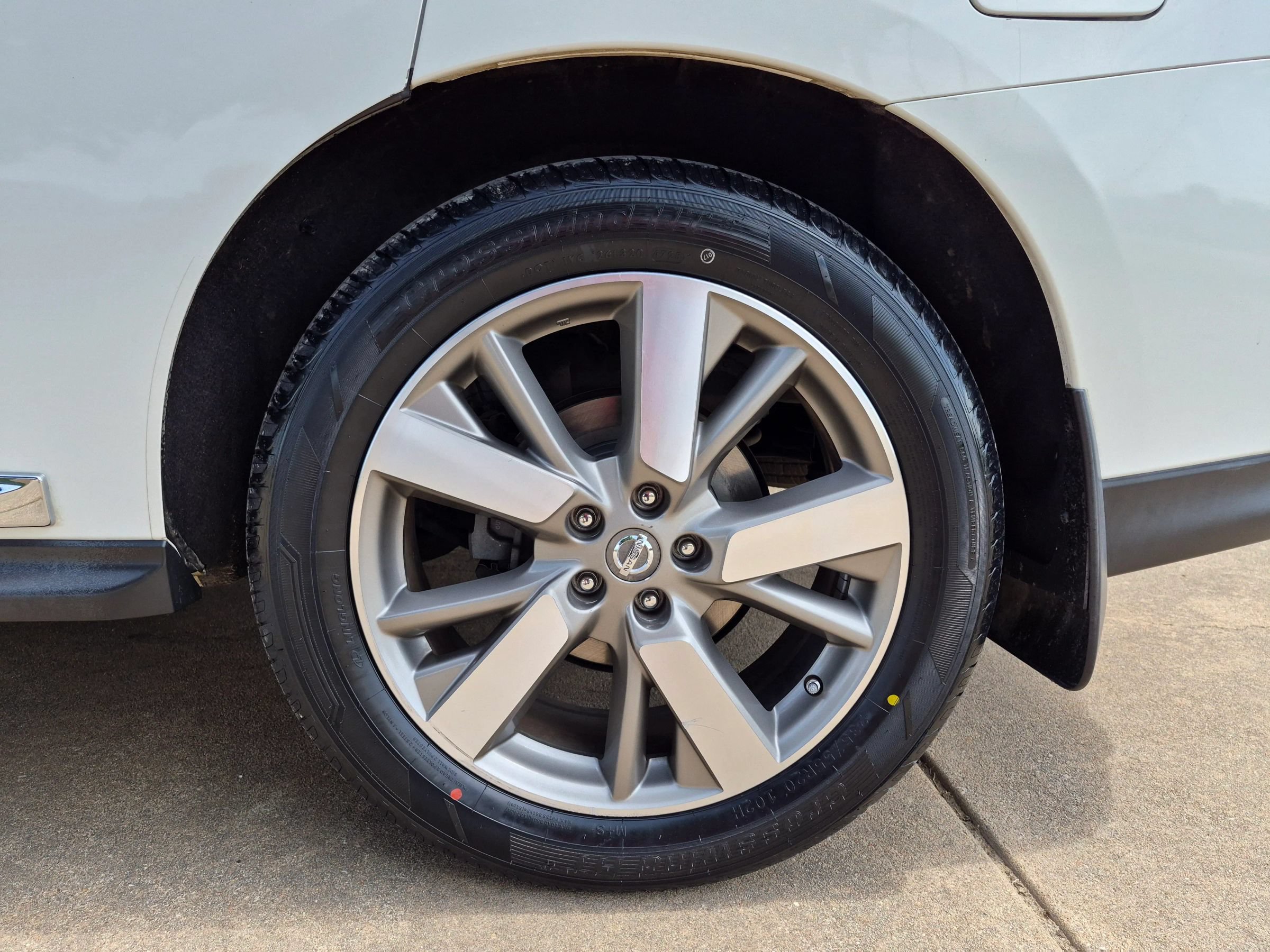Used 2014 Nissan Pathfinder Platinum w/ Platinum Premium Package FWD image 21