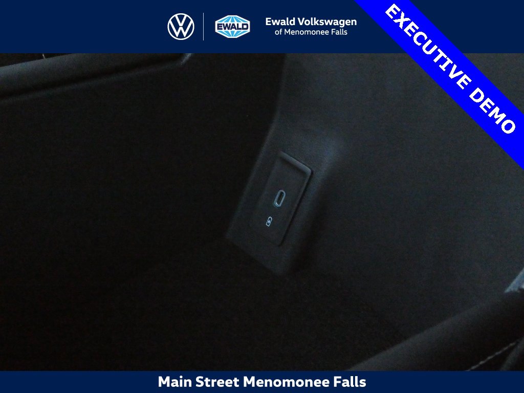 Certified 2025 Volkswagen Atlas SE image 19