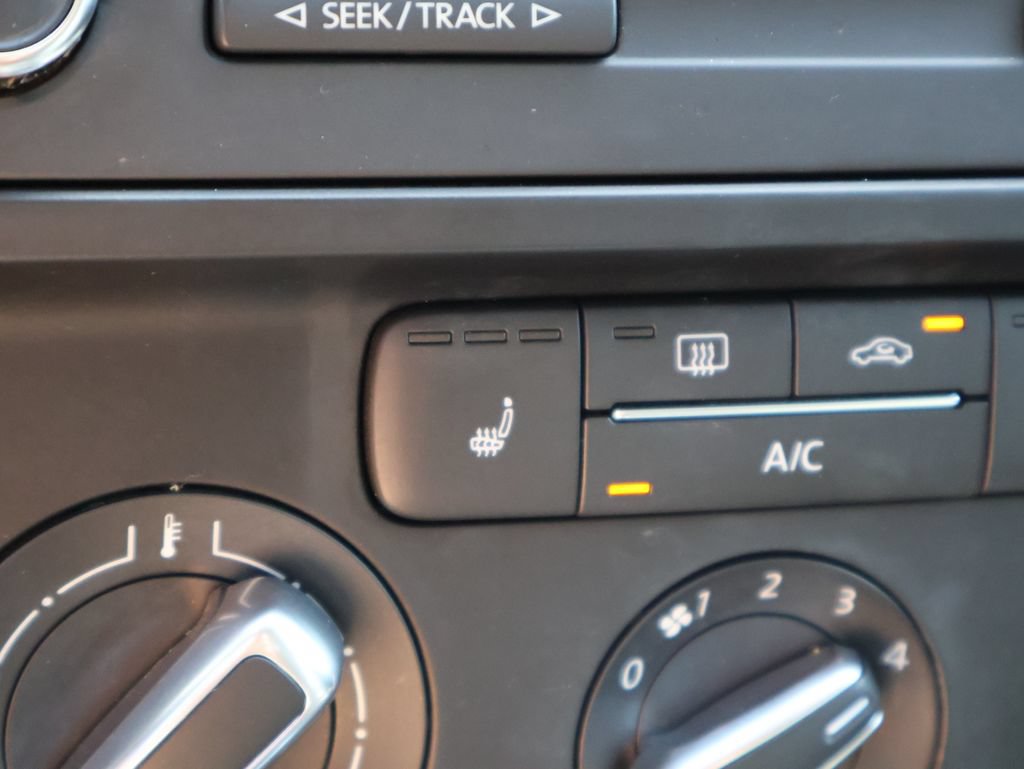 Used 2014 Volkswagen Jetta SE FWD image 33