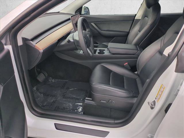 Used 2022 Tesla Model Y Long Range AWD/4WD image 17