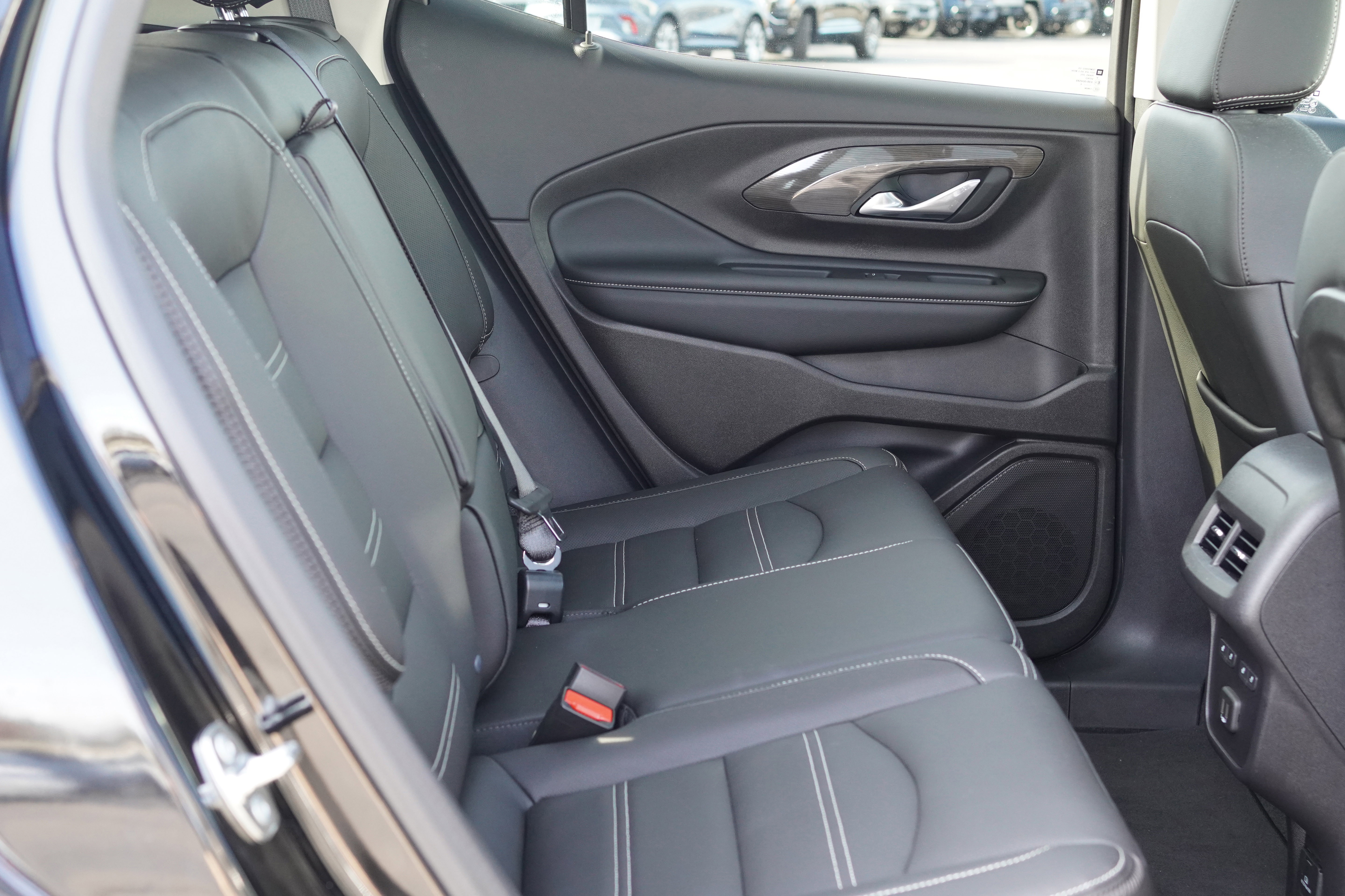 Used 2024 GMC Terrain Denali w/ Denali Premium Package image 16