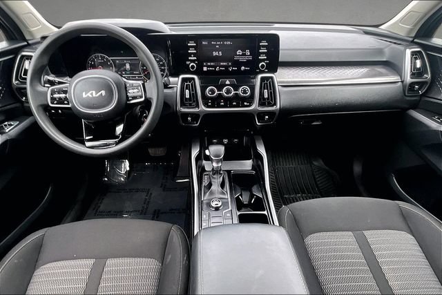 Used 2023 Kia Sorento LX FWD image 12