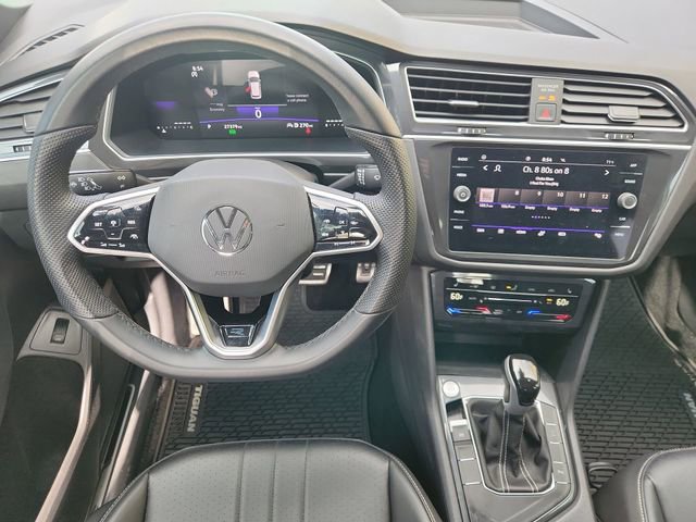 Used 2024 Volkswagen Tiguan SE R-Line image 11