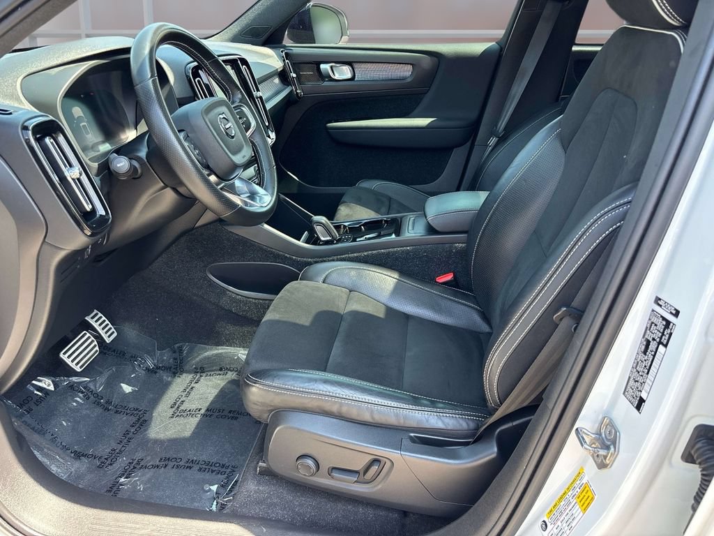 Used 2021 Volvo XC40 P8 Recharge w/ Advanced Package AWD/4WD image 10