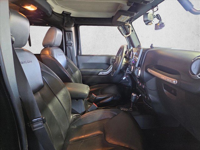 Used 2013 Jeep Wrangler Unlimited Rubicon w/ Connectivity Group AWD/4WD image 18
