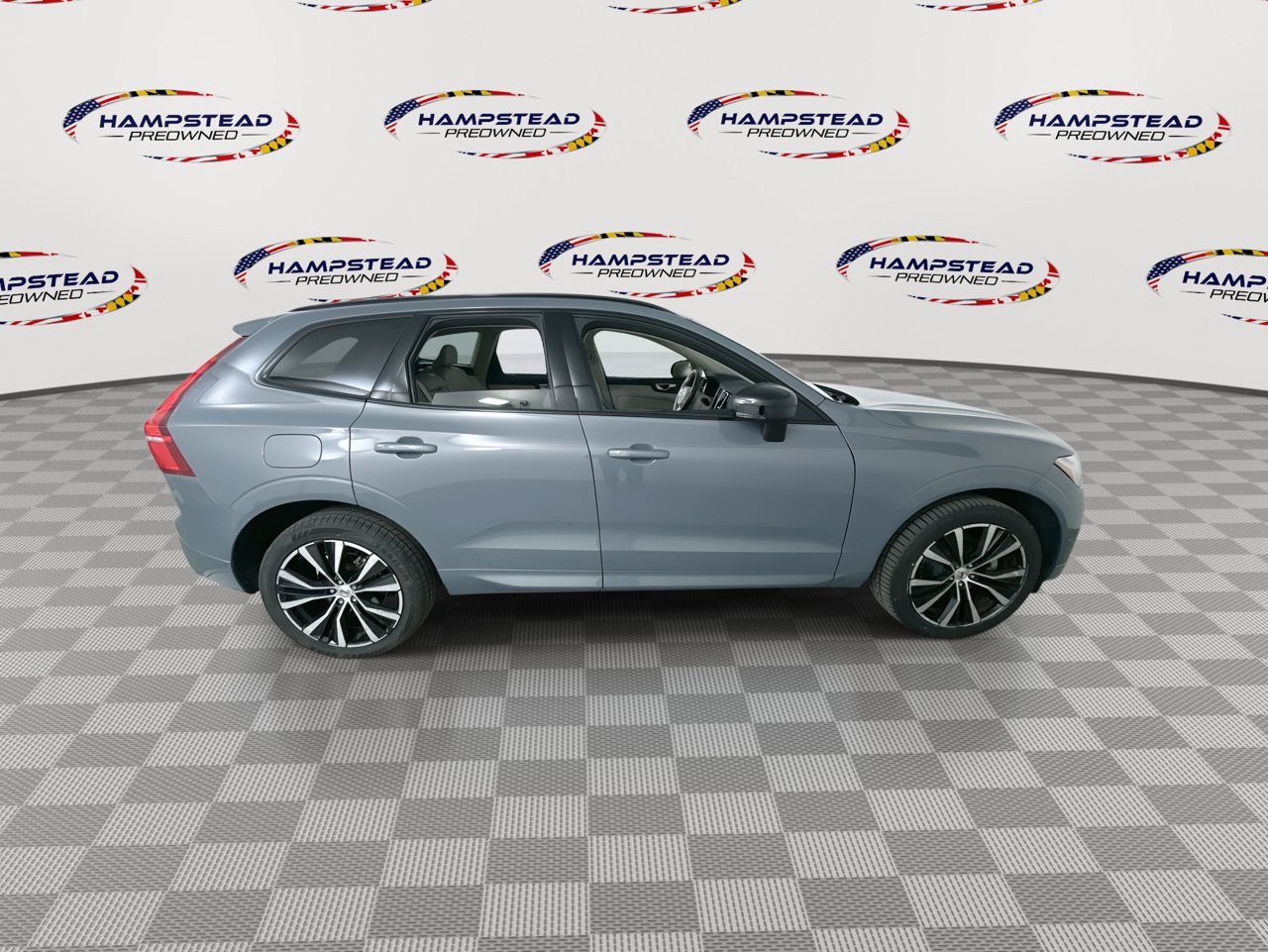Used 2023 Volvo XC60 B5 Plus AWD/4WD image 9