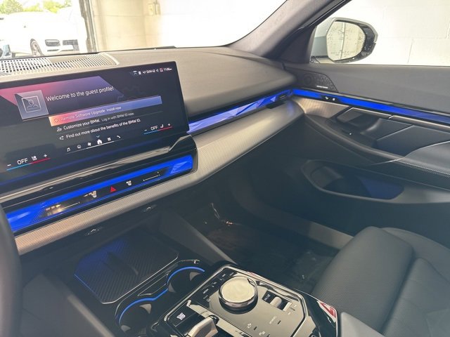 Used 2024 BMW 540i xDrive w/ M Sport Package image 24