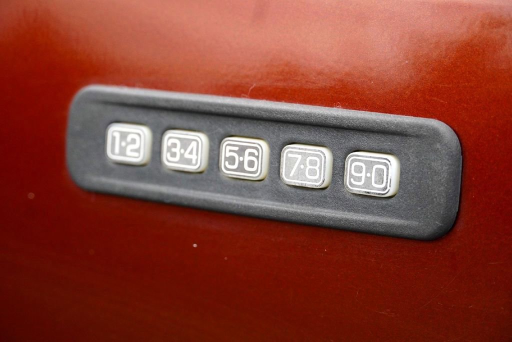 Used 2015 Ford F250 XLT w/ XLT Premium Package image 12