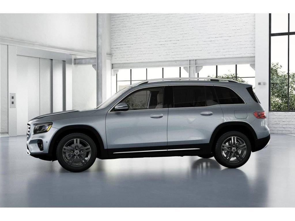 Used 2025 Mercedes-Benz GLB 250 4MATIC image 35