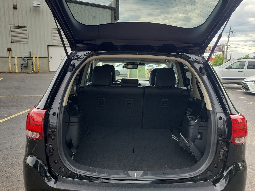 Used 2020 Mitsubishi Outlander SE FWD image 11
