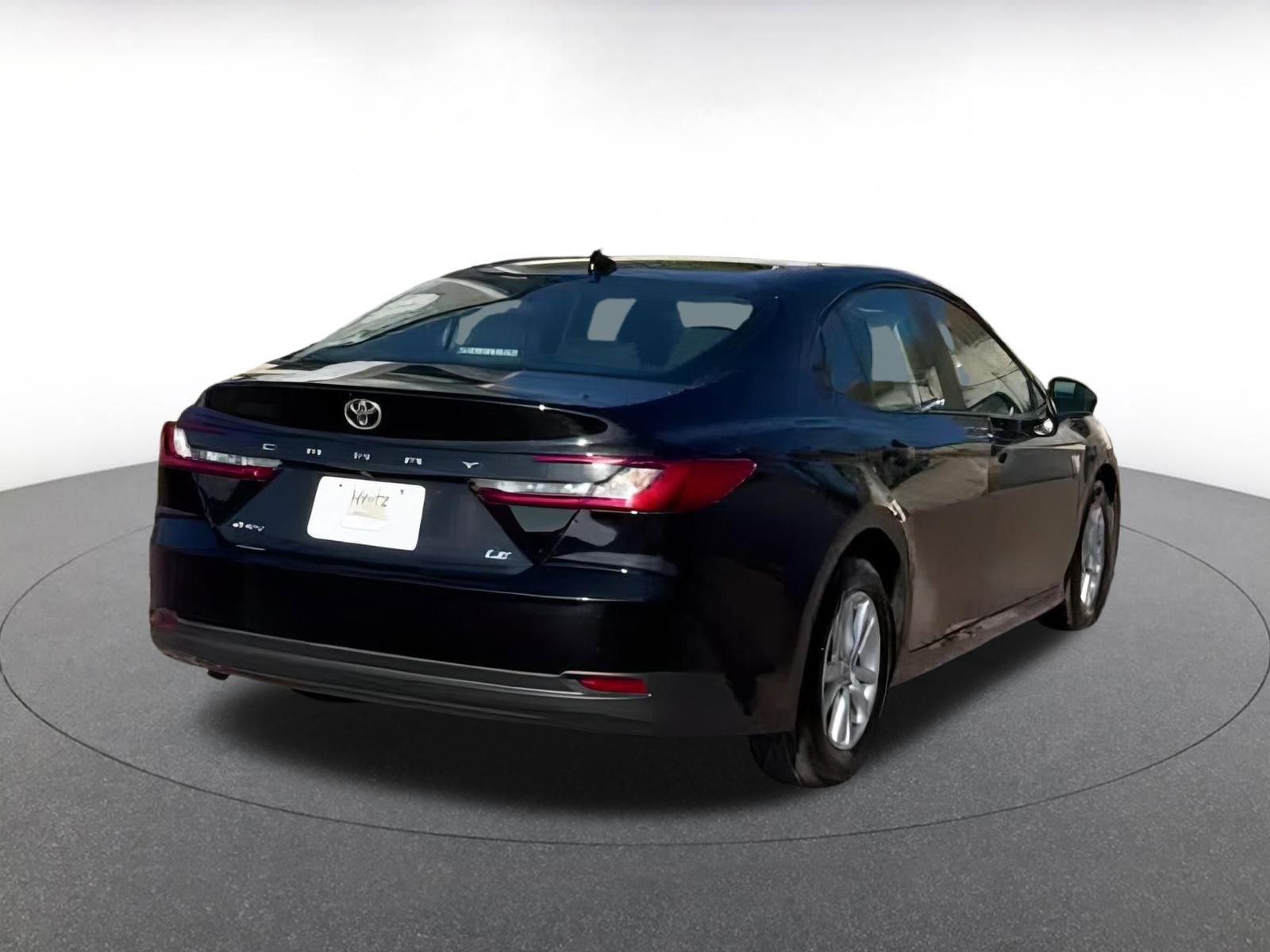 Used 2025 Toyota Camry LE image 14